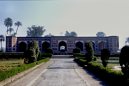 Tomb of Nur Jahan, Jahangir