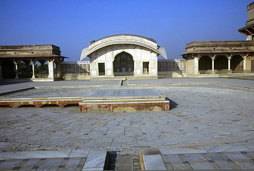 Lahore Fort, Naulakha marble pavilion, built as a summer house by Shan Jahan in 1631, Lahore, Pakistan